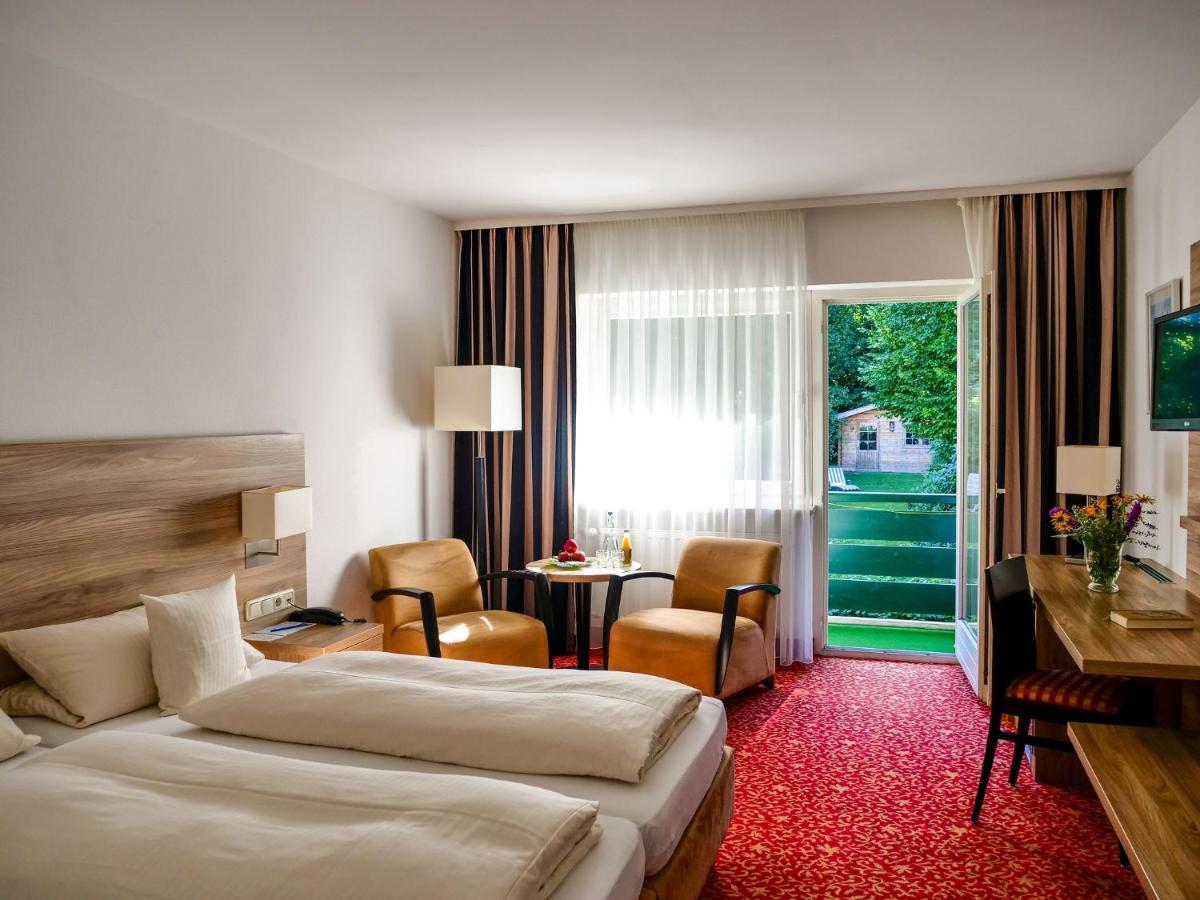 באד גריסבאך Hotel Garni Christl מראה חיצוני תמונה