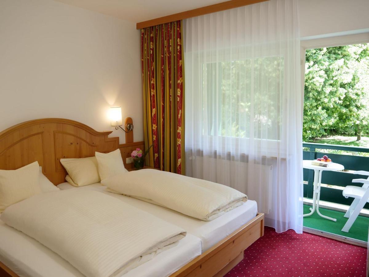 באד גריסבאך Hotel Garni Christl מראה חיצוני תמונה
