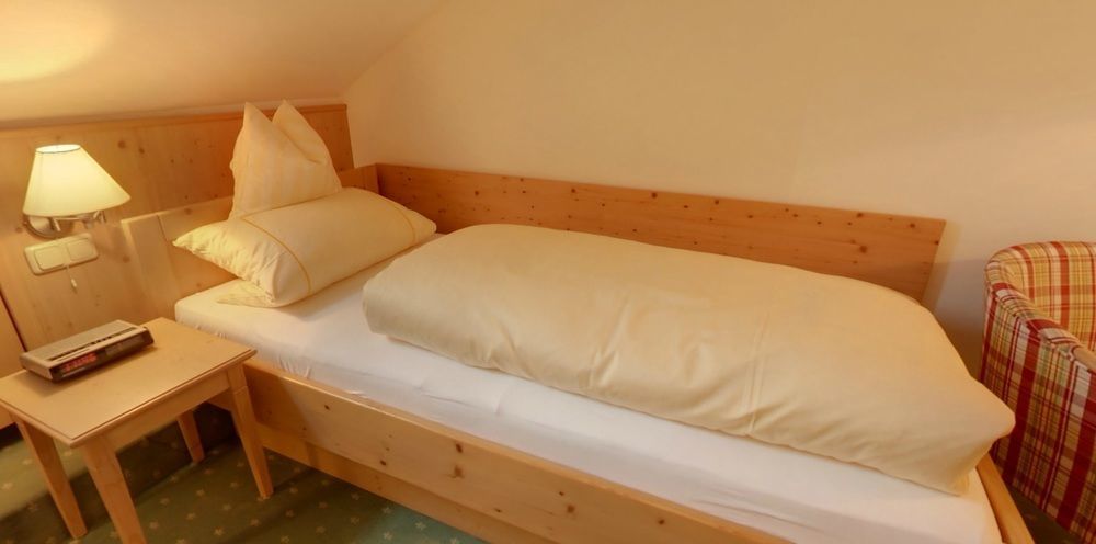 באד גריסבאך Hotel Garni Christl מראה חיצוני תמונה